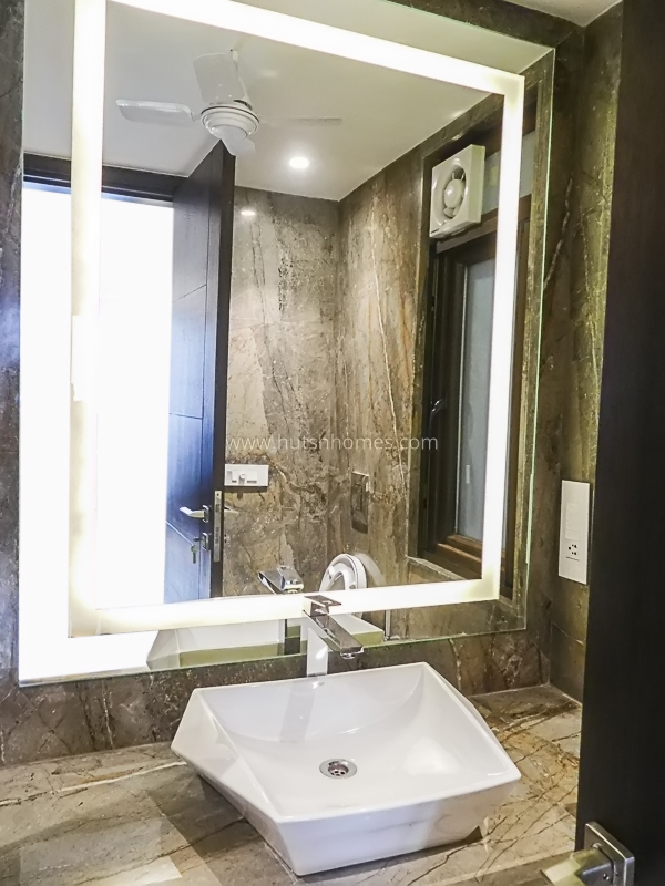 3 BHK Flat For Rent in Defence Colony
