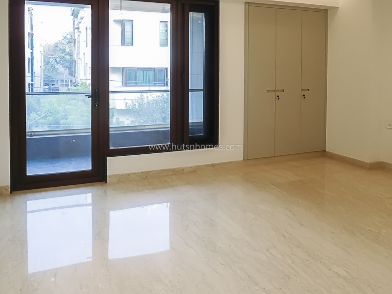 3 BHK Flat For Rent in Defence Colony