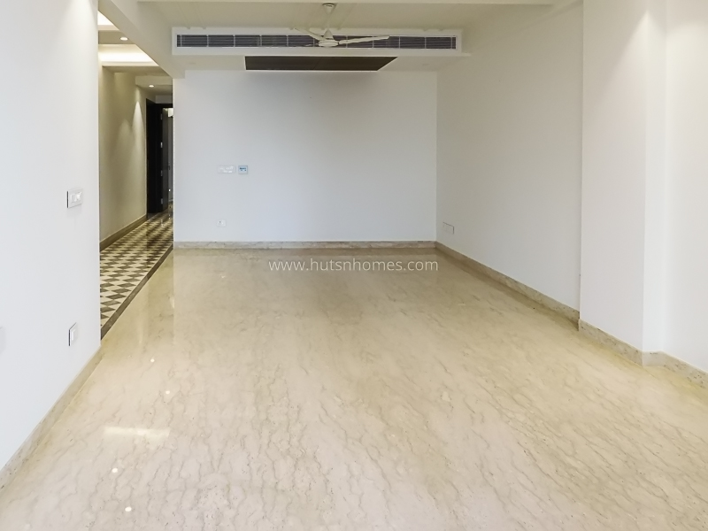 3 BHK Flat For Rent in Defence Colony