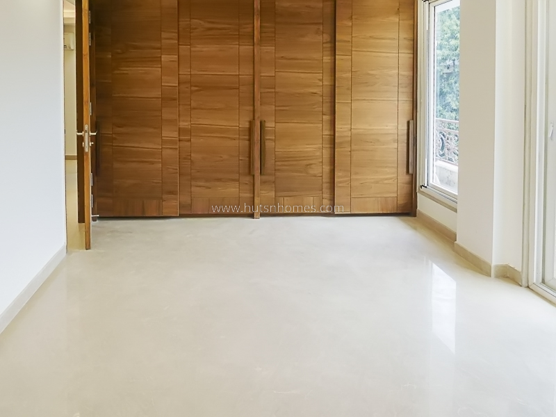 3 BHK Flat For Rent in Defence Colony