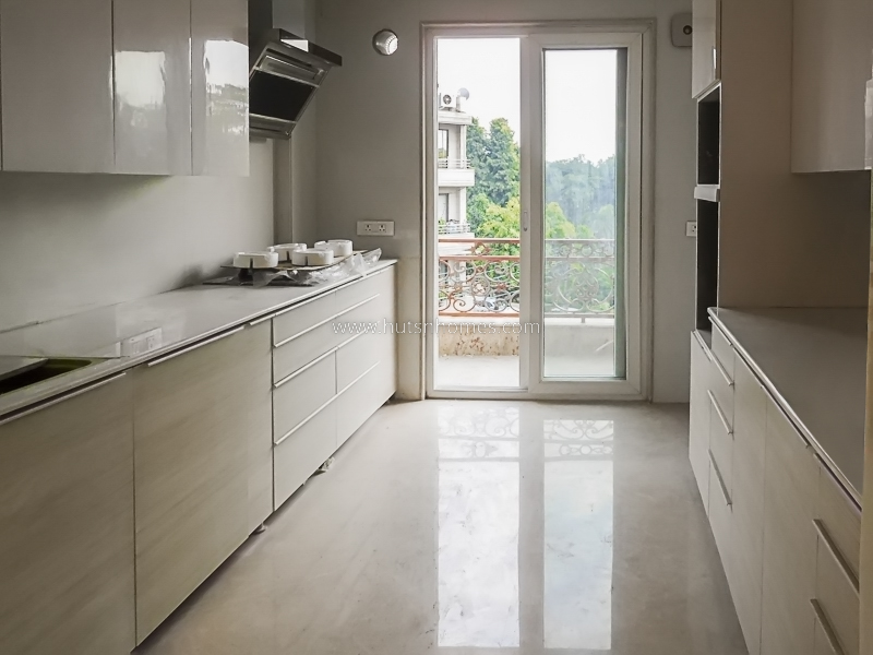 3 BHK Flat For Rent in Defence Colony