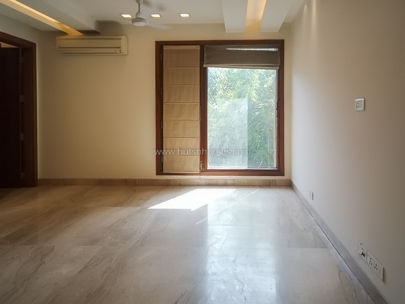 4 BHK Flat For Rent in Vasant Vihar