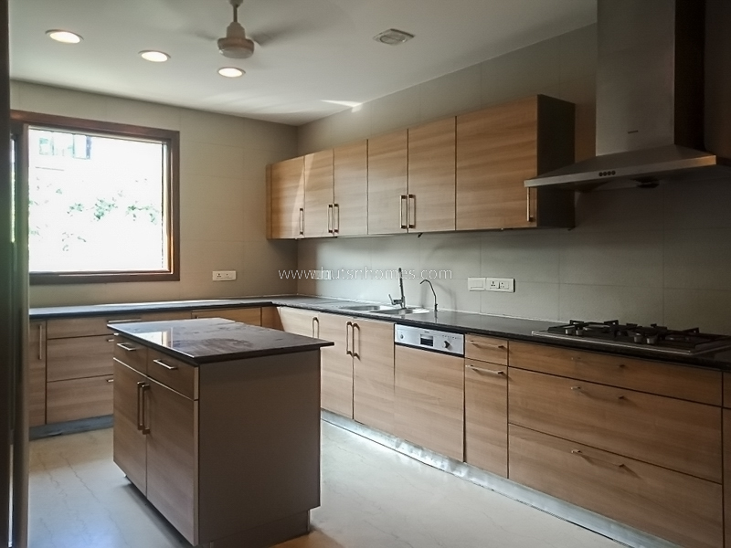 4 BHK Flat For Rent in Vasant Vihar