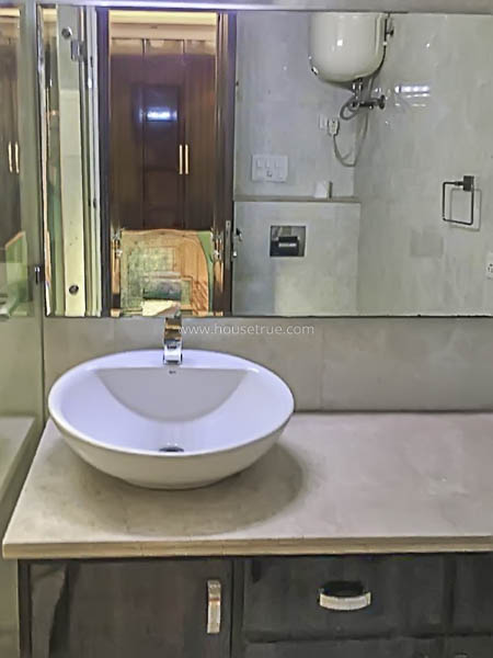 3 BHK Builder Floor For Rent in Defence Colony
