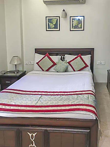3 BHK Builder Floor For Rent in Defence Colony