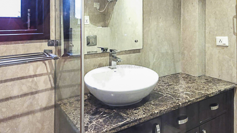 3 BHK Flat For Rent in Defence Colony
