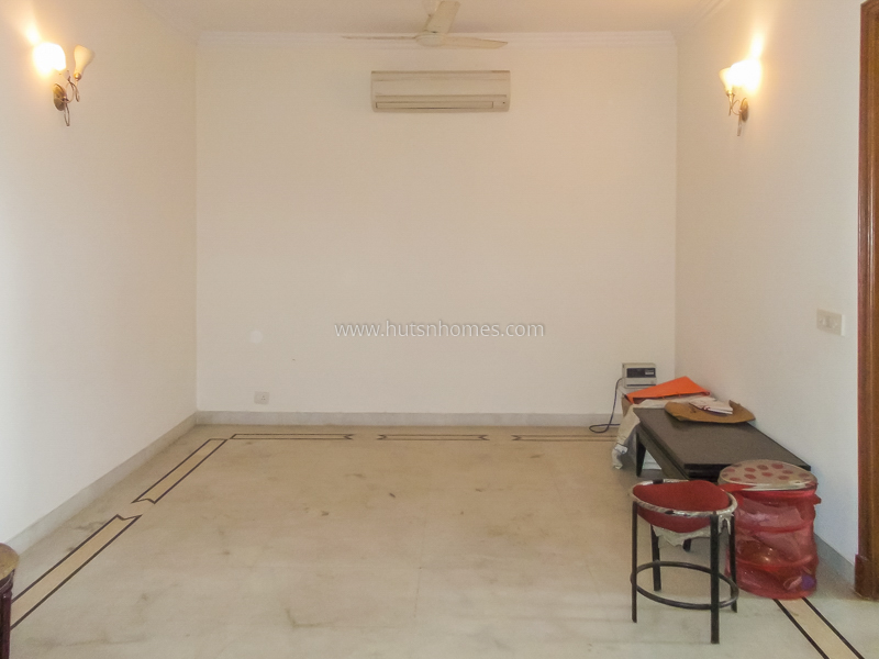 4 BHK Duplex For Rent in Nizamuddin East