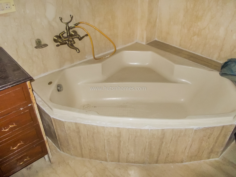 4 BHK Duplex For Rent in Nizamuddin East