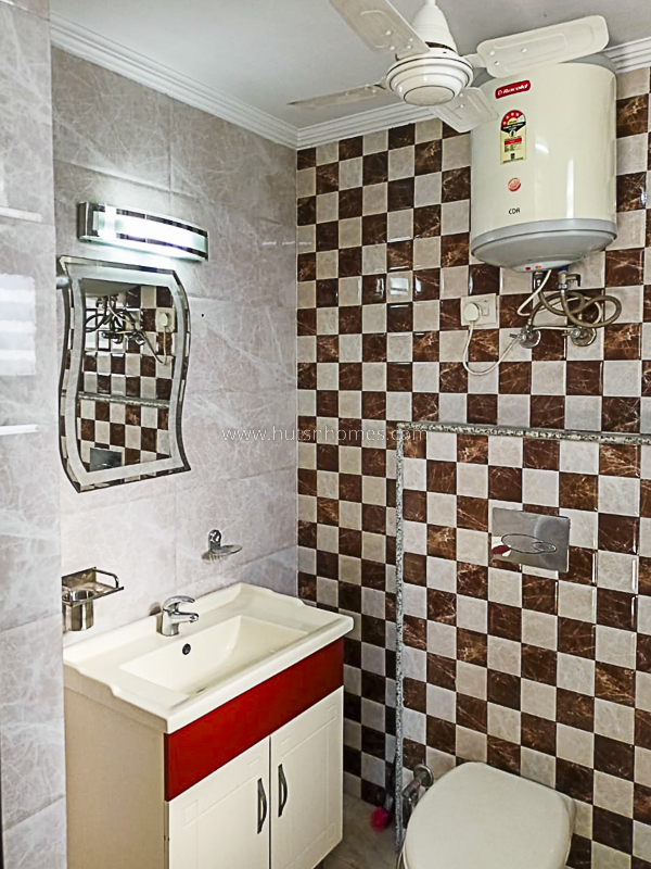 3 BHK Flat For Rent in Defence Colony
