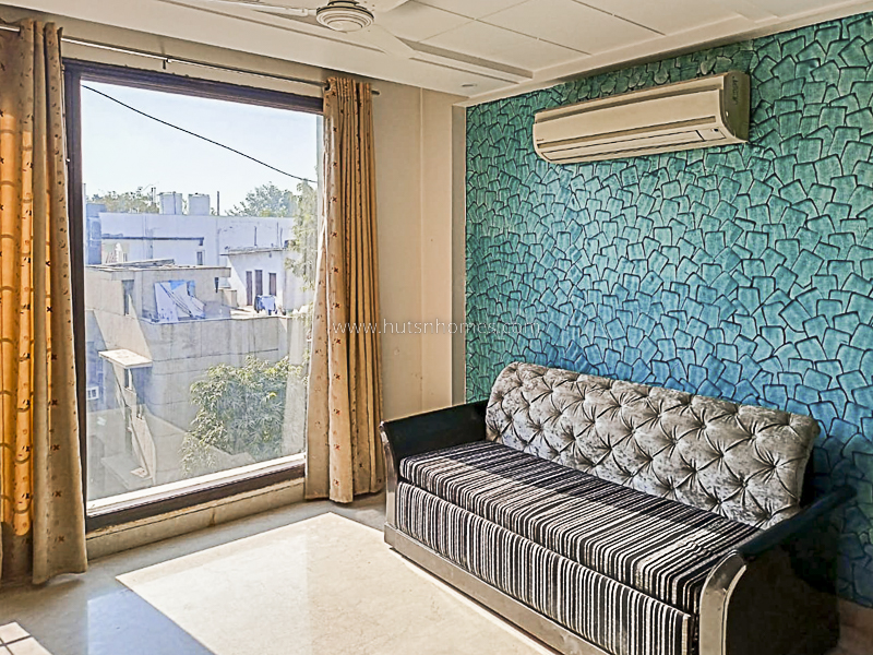 3 BHK Flat For Rent in Defence Colony