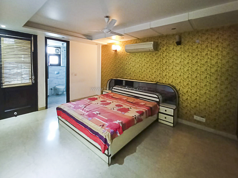 3 BHK Flat For Rent in Defence Colony