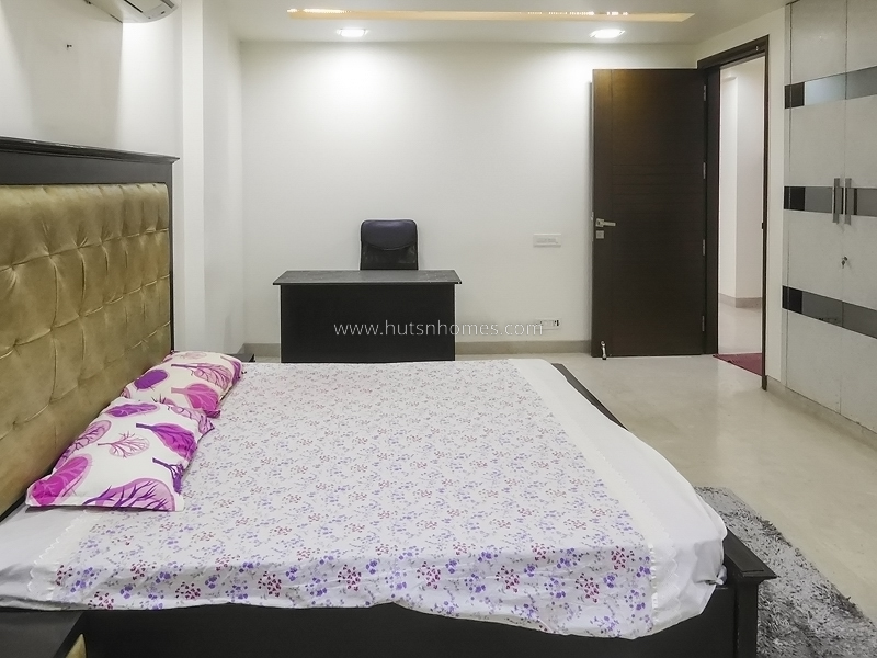 3 BHK Flat For Rent in Defence Colony
