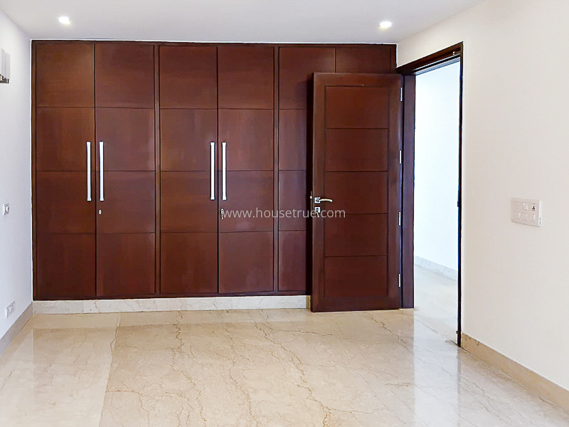 3 BHK Flat For Rent in Defence Colony