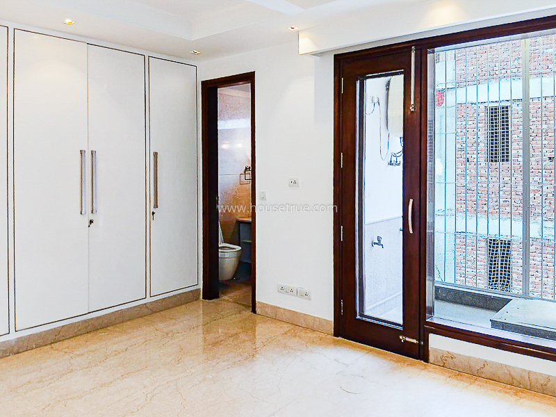 3 BHK Flat For Rent in Defence Colony