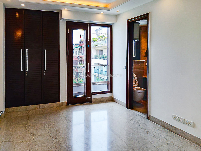 3 BHK Flat For Rent in Defence Colony