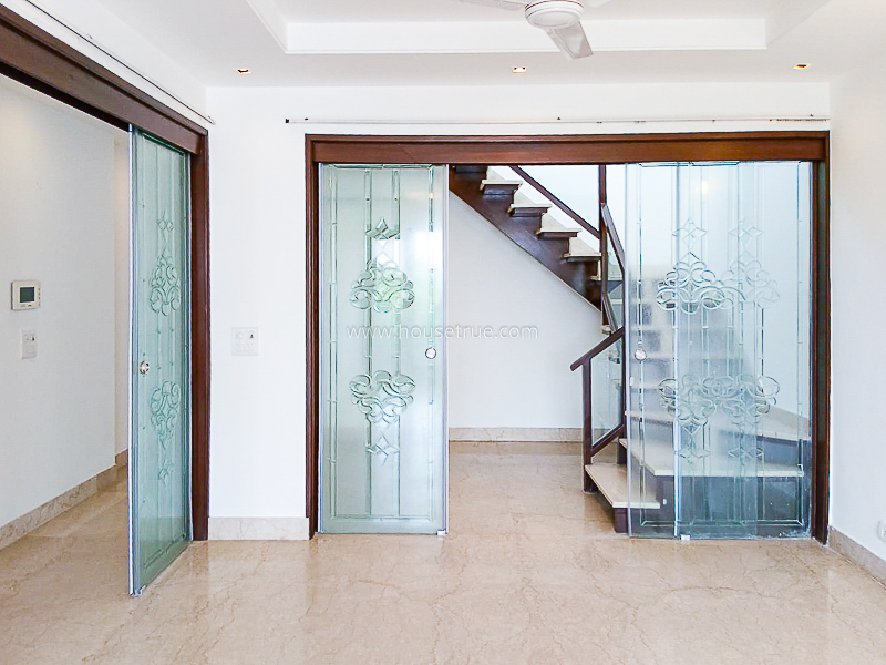 3 BHK Flat For Rent in Defence Colony