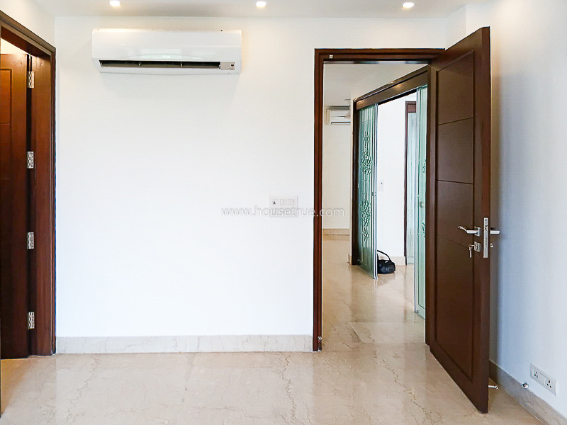 3 BHK Flat For Rent in Defence Colony