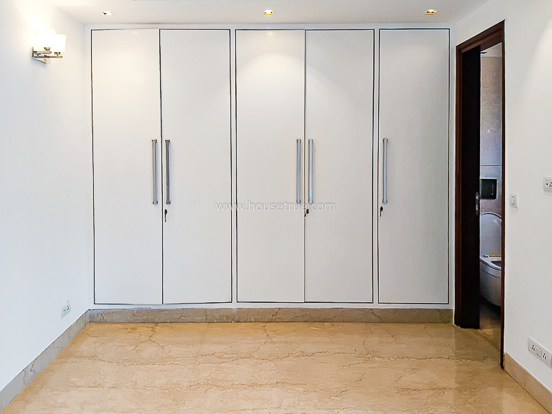 3 BHK Flat For Rent in Defence Colony