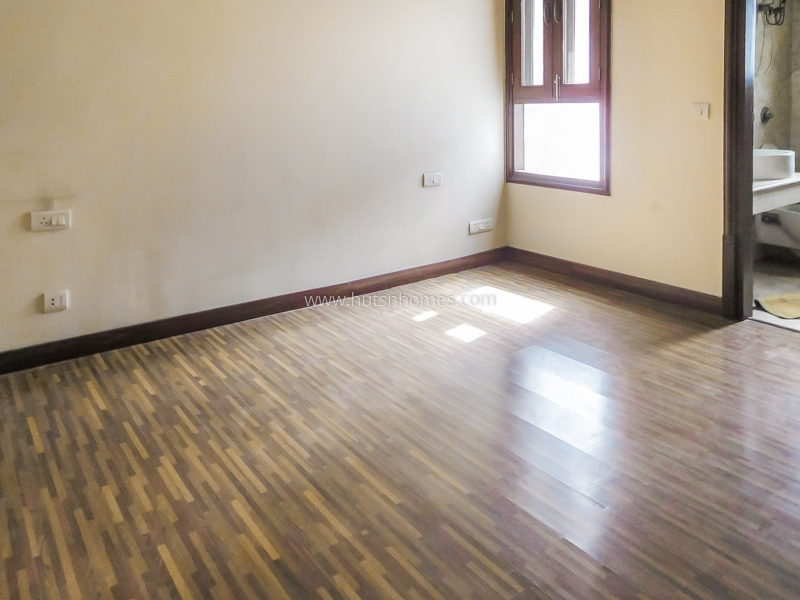 4 BHK Flat For Rent in New Friends Colony