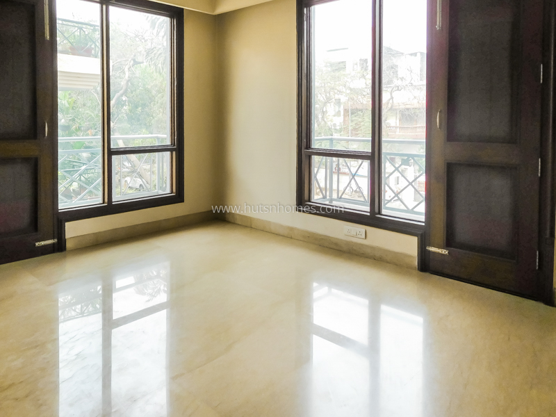 4 BHK Flat For Rent in New Friends Colony