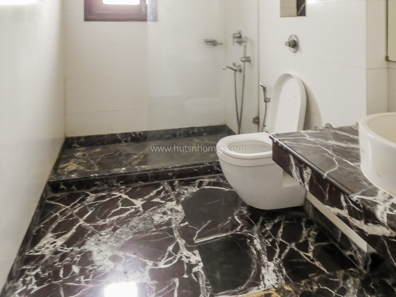 4 BHK Flat For Rent in New Friends Colony