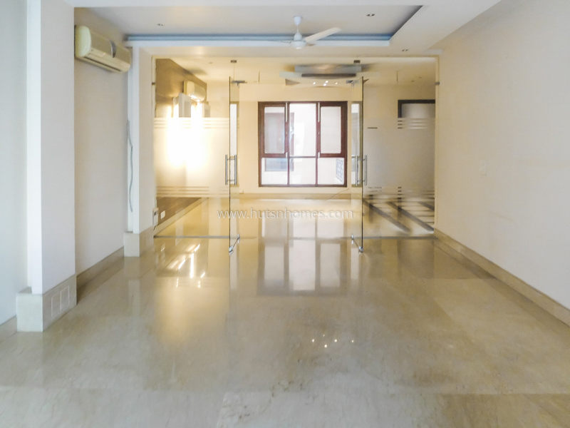 4 BHK Flat For Rent in New Friends Colony