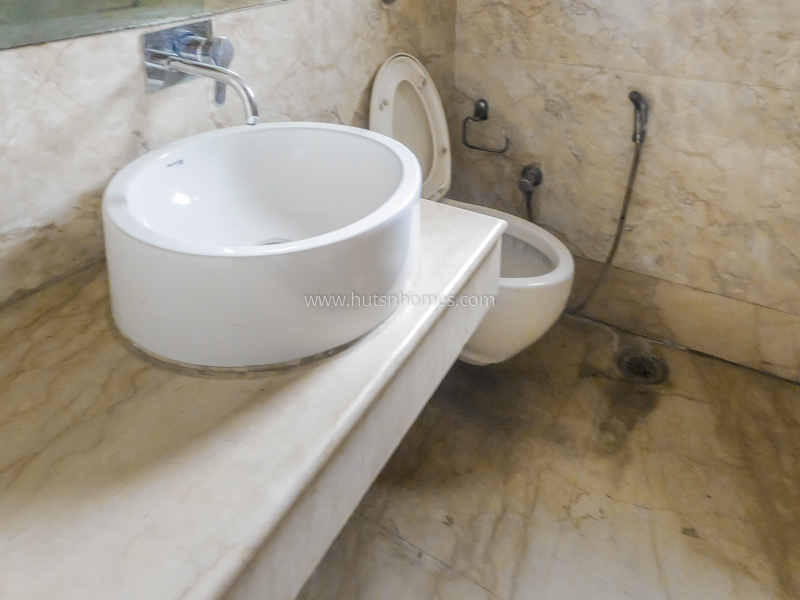 4 BHK Flat For Rent in New Friends Colony