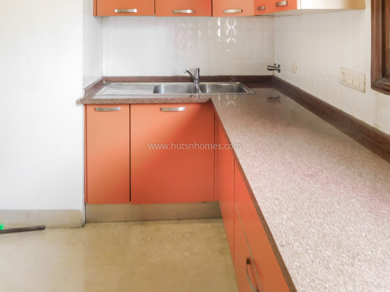 4 BHK Flat For Rent in New Friends Colony