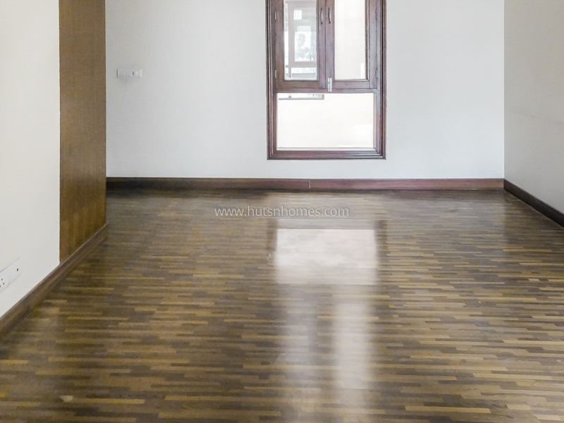 4 BHK Flat For Rent in New Friends Colony