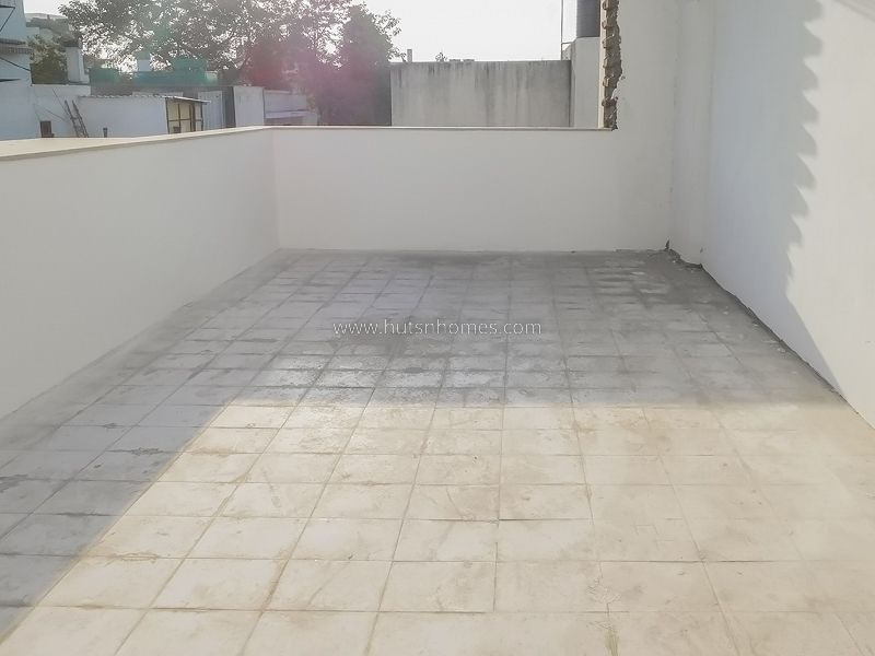 3 BHK Flat For Rent in Vasant Vihar