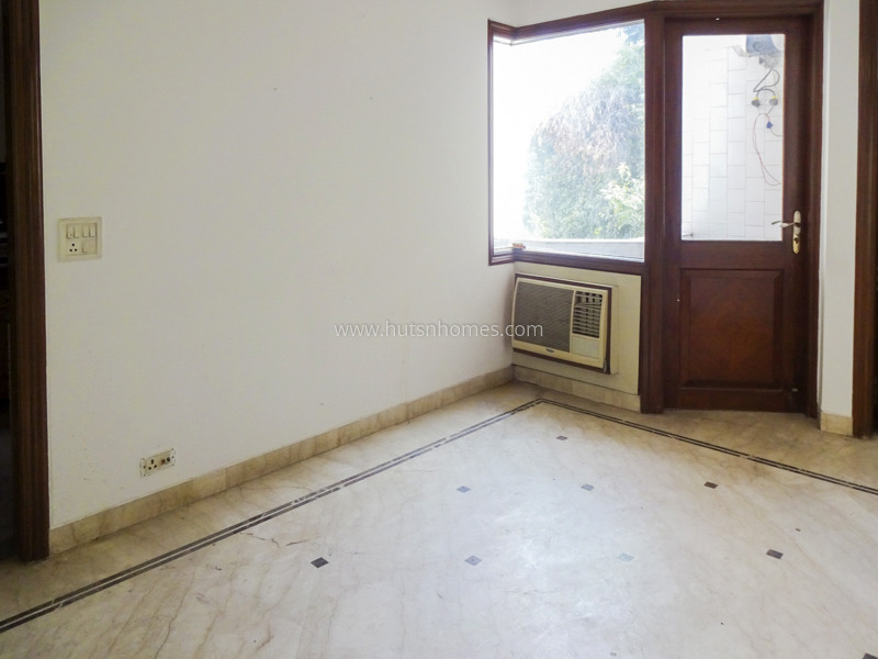 3 BHK Flat For Sale in Golf Links