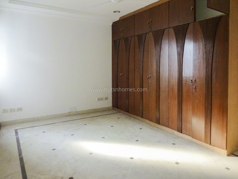 3 BHK Flat For Sale in Golf Links