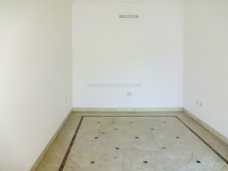 3 BHK Flat For Sale in Golf Links