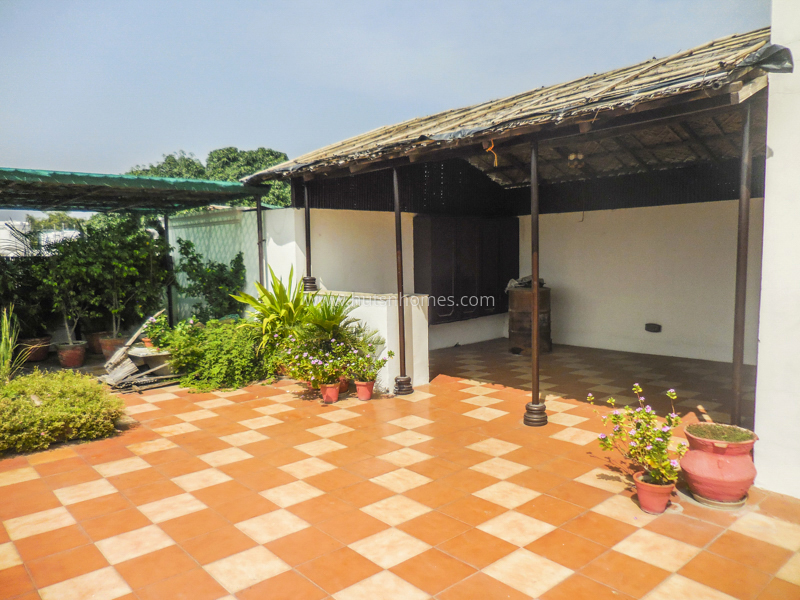 4 BHK Flat For Sale in Sundar Nagar