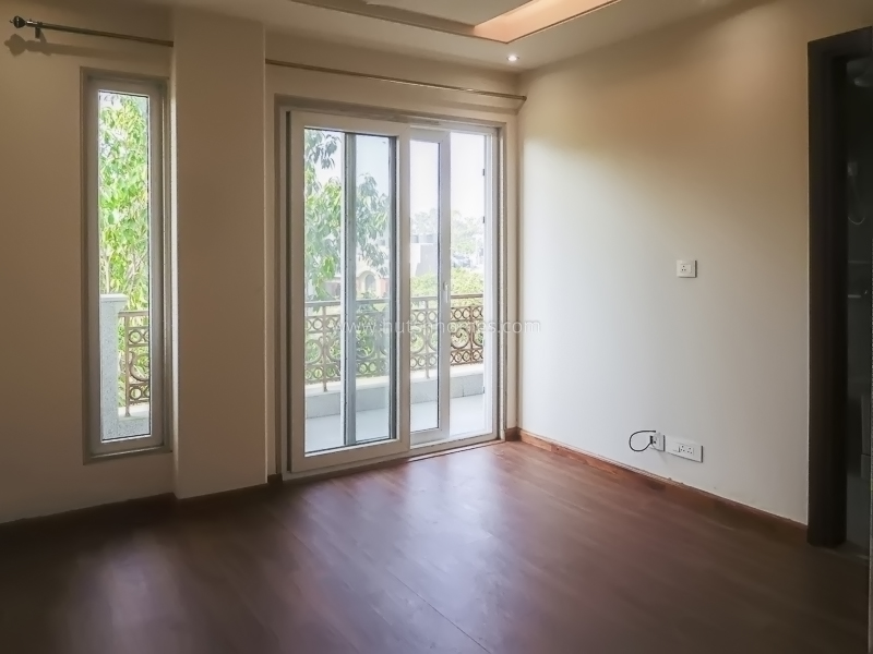 3 BHK Flat For Rent in Defence Colony