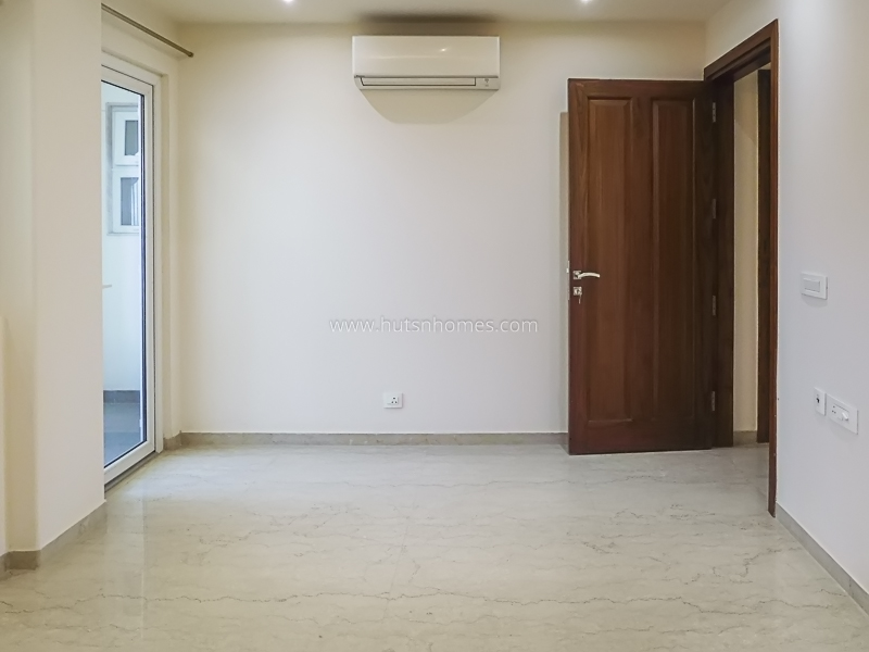 3 BHK Flat For Rent in Defence Colony