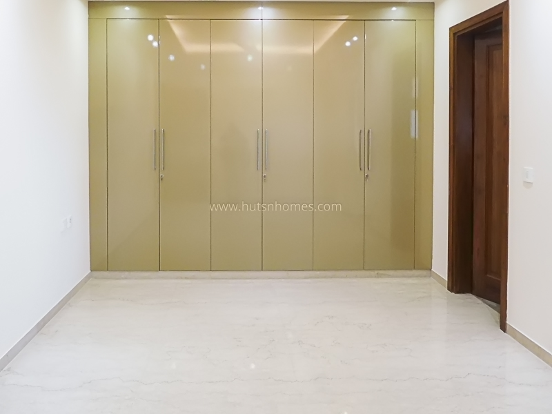 3 BHK Flat For Rent in Defence Colony