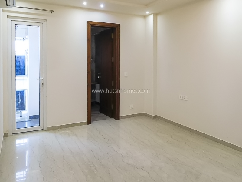 3 BHK Flat For Rent in Defence Colony