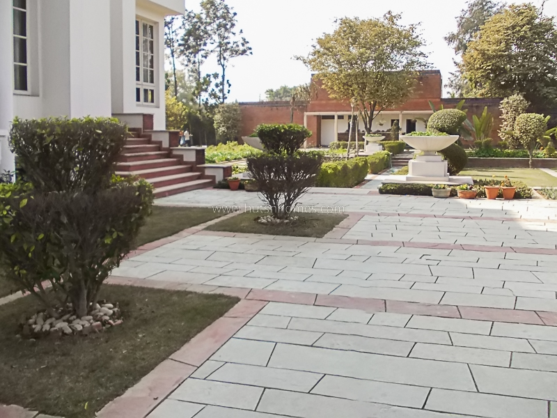 5 BHK Farm House For Rent in Dlf Chattarpur Farms
