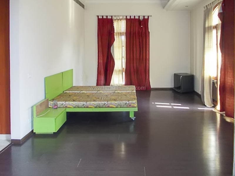 5 BHK Farm House For Rent in Dlf Chattarpur Farms