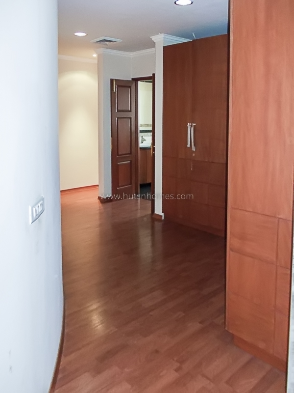 5 BHK Farm House For Rent in Dlf Chattarpur Farms