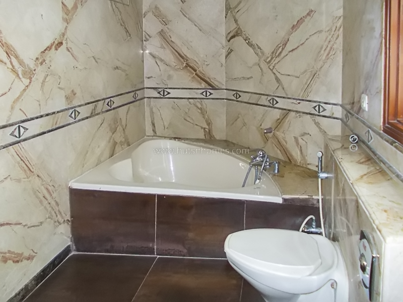 5 BHK Farm House For Rent in Dlf Chattarpur Farms
