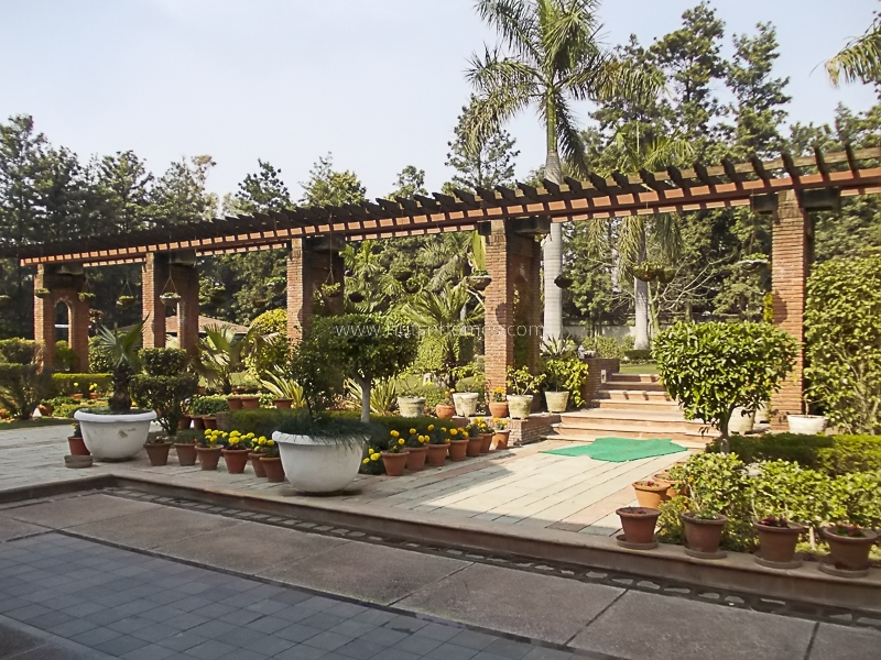 5 BHK Farm House For Rent in Dlf Chattarpur Farms