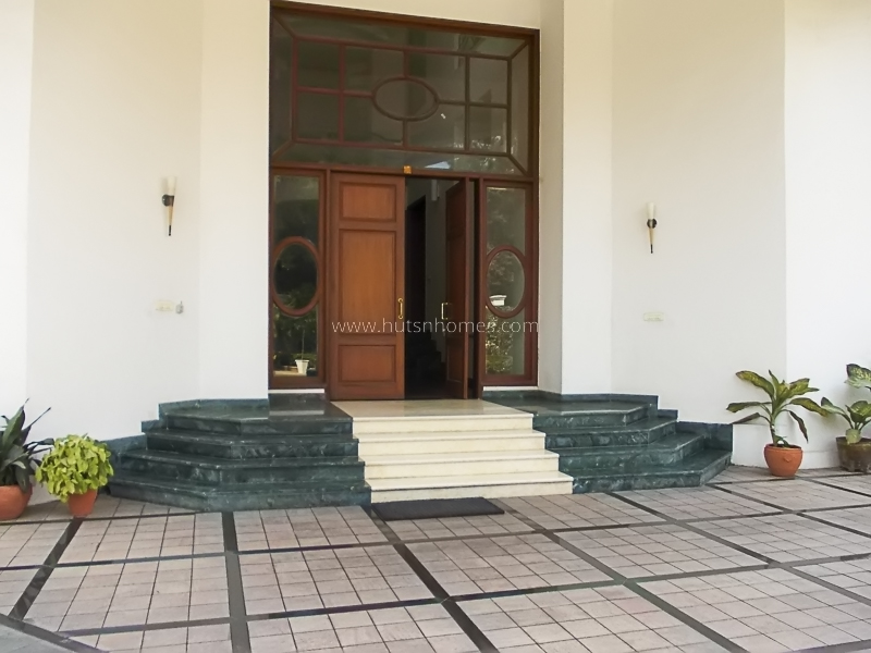 5 BHK Farm House For Rent in Dlf Chattarpur Farms
