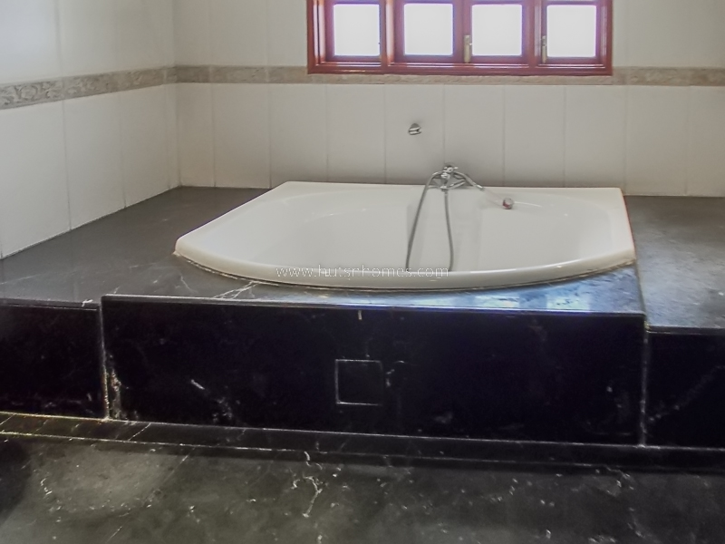 5 BHK Farm House For Rent in Dlf Chattarpur Farms
