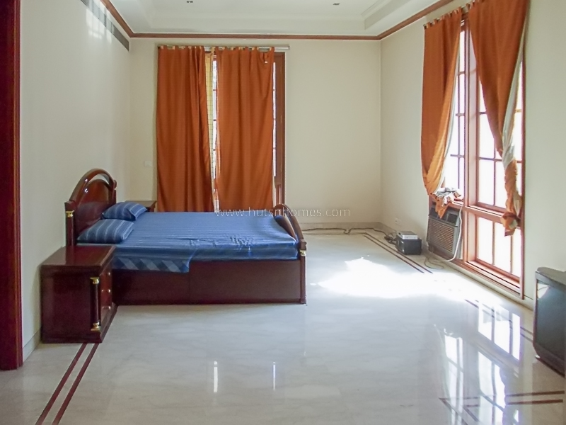 5 BHK Farm House For Rent in Dlf Chattarpur Farms