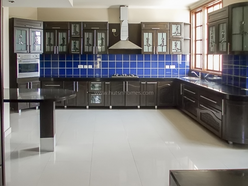 5 BHK Farm House For Rent in Dlf Chattarpur Farms