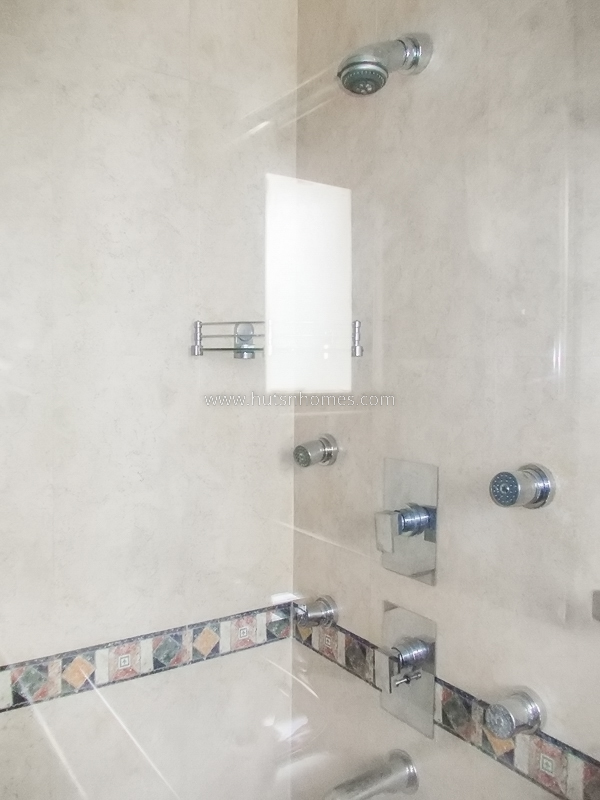 4 BHK Flat For Rent in Vasant Vihar