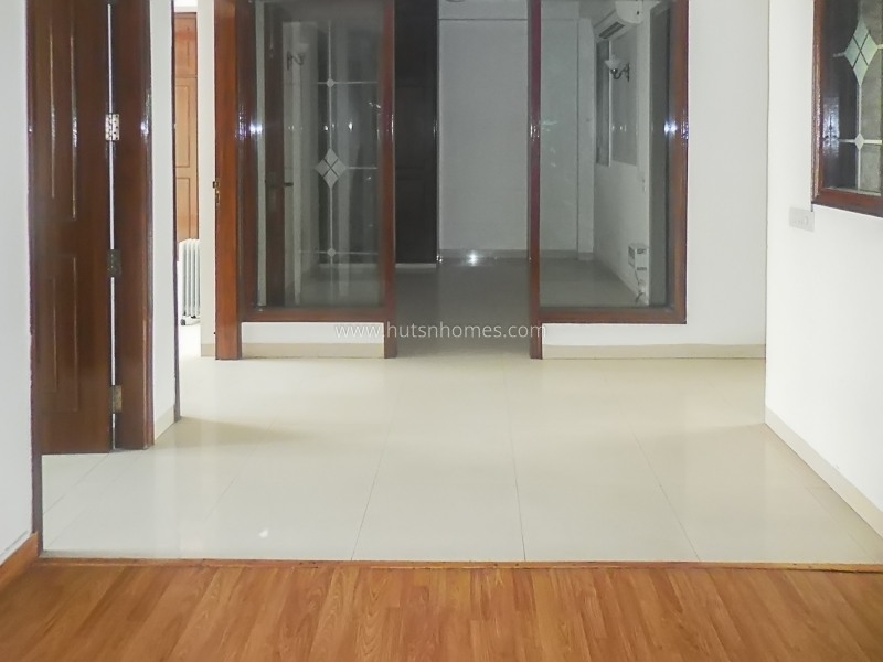 3 BHK Flat For Rent in Defence Colony