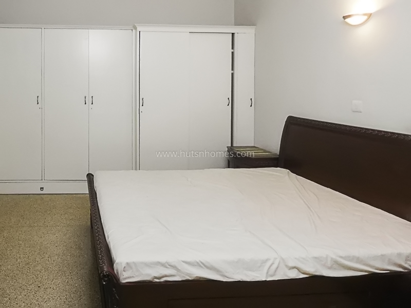 2 BHK Flat For Rent in Defence Colony